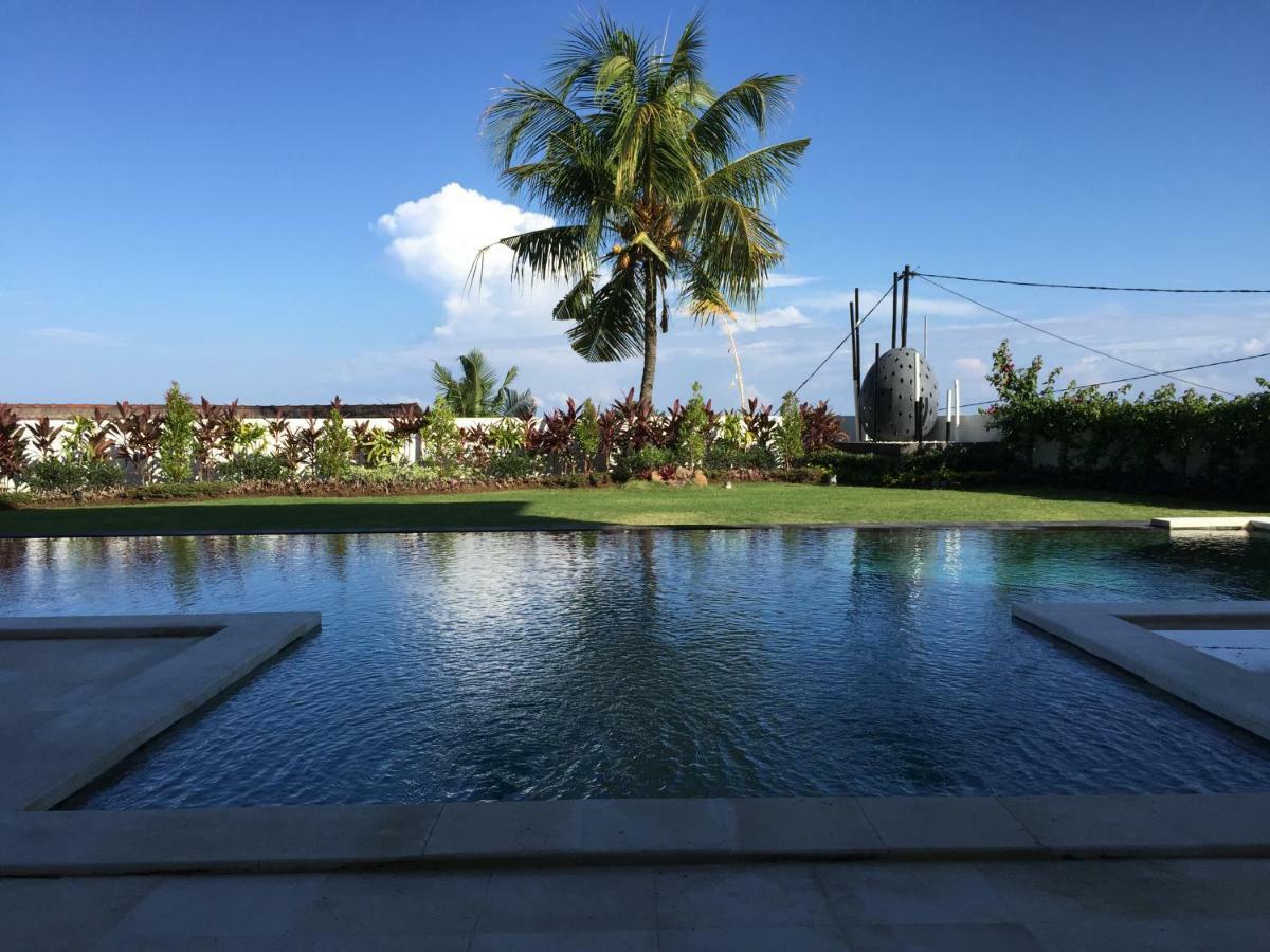 Villa Putih Lovina Екстериор снимка