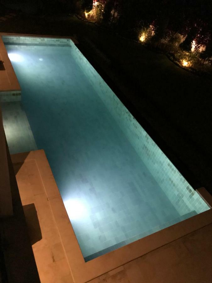 Villa Putih Lovina Екстериор снимка